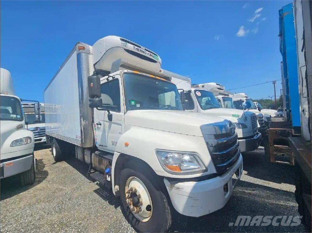 Hino 338 Vilkikai šaldytuvai