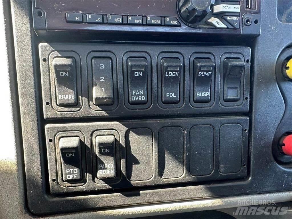 International 7600 Pagalbos kelyje automobiliai