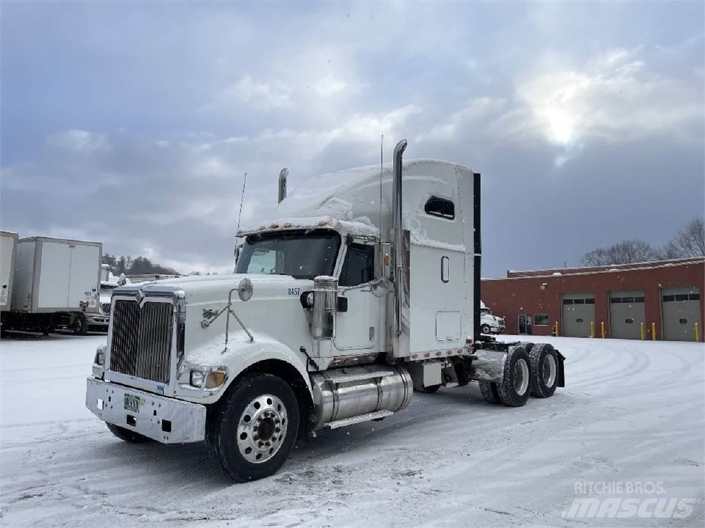 International 9900i Naudoti vilkikai