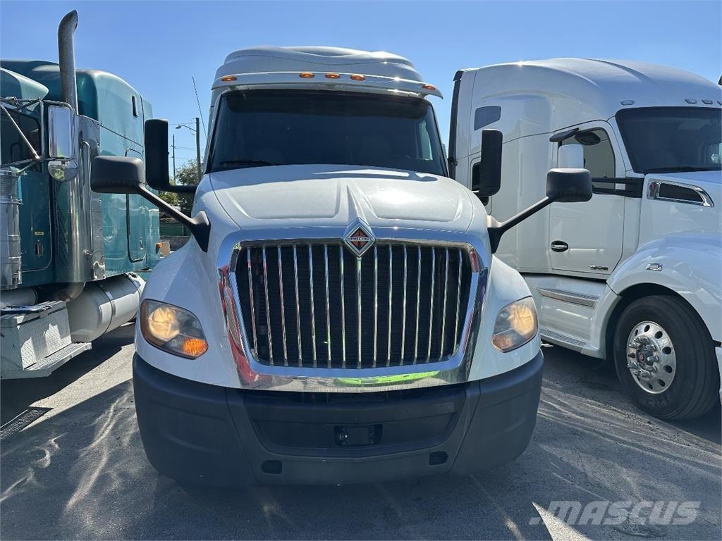 International LT625 Naudoti vilkikai