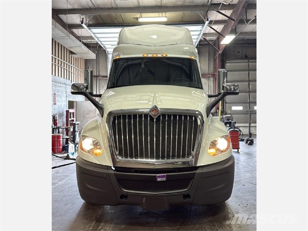 International LT625 Naudoti vilkikai