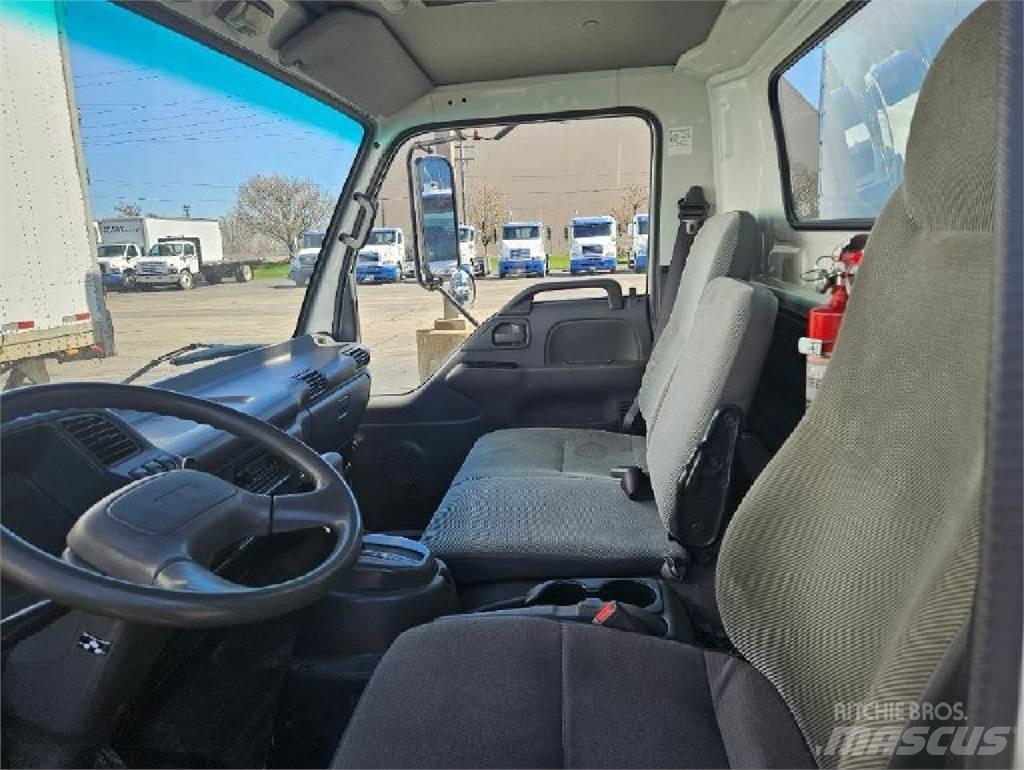 Isuzu NPR Sunkvežimiai su dengtu kėbulu