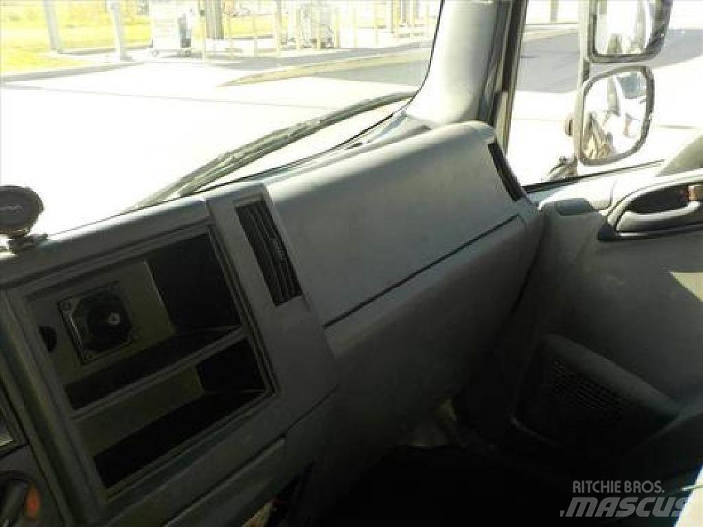 Isuzu NRR Gėrimų tiekimo sunkvežimiai