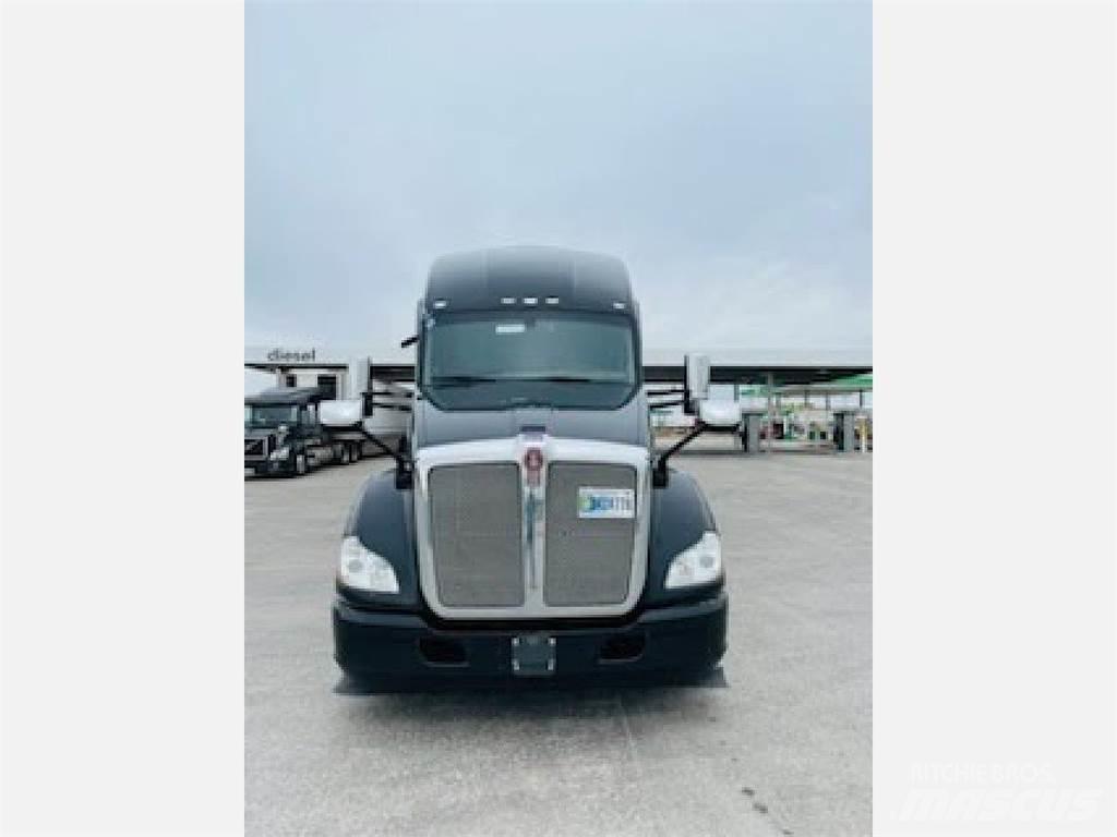 Kenworth T680 Naudoti vilkikai