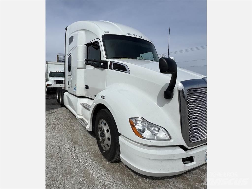 Kenworth T680 Naudoti vilkikai