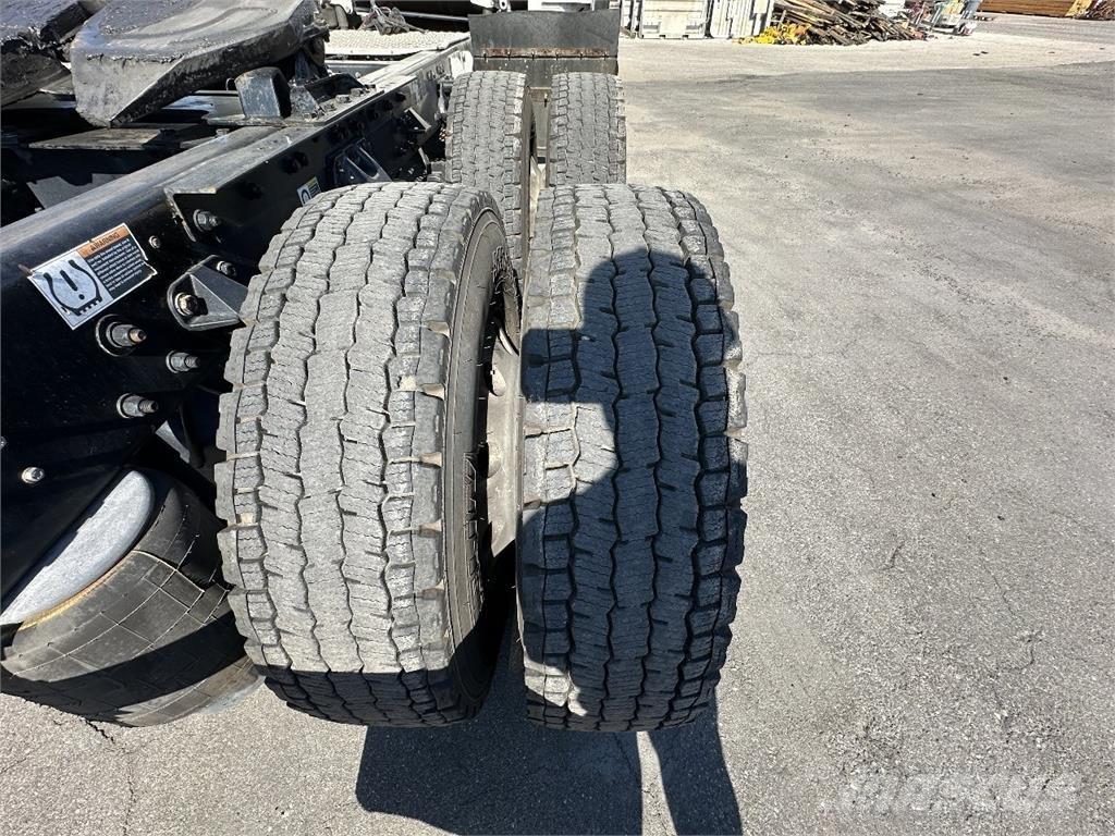 Kenworth T680 Naudoti vilkikai