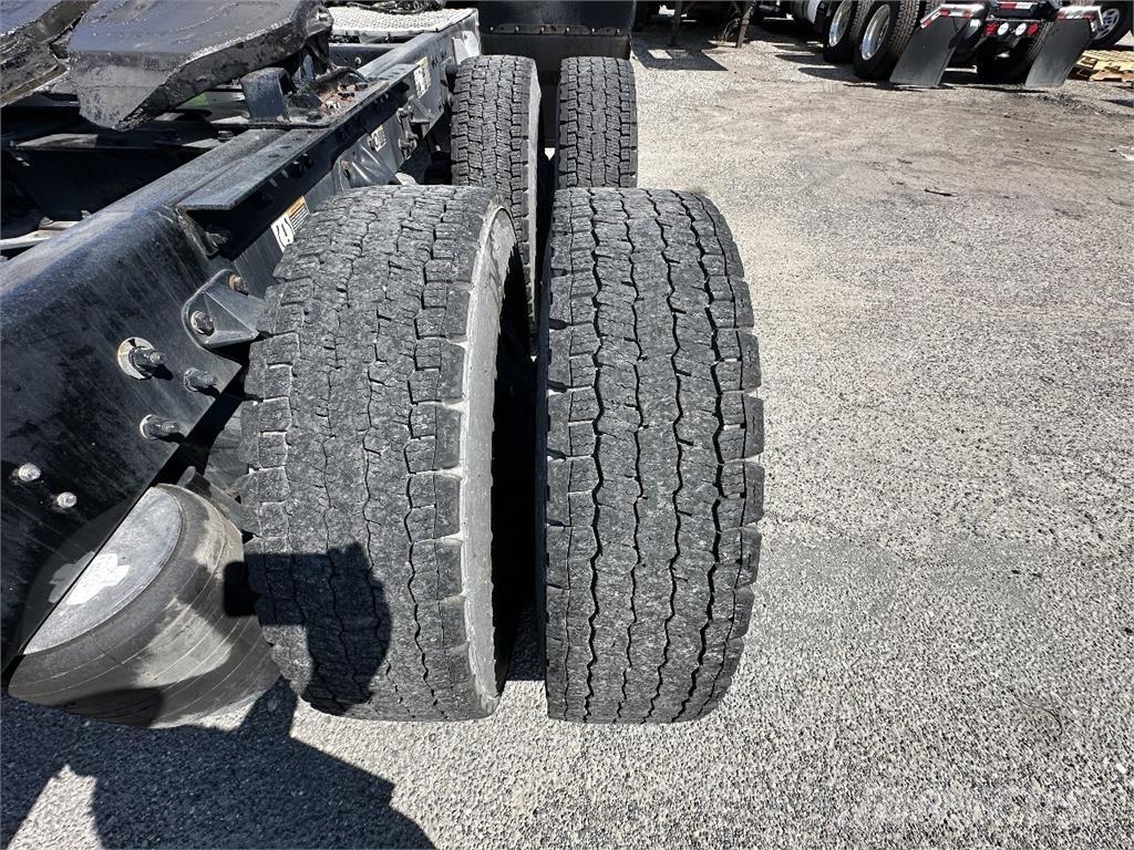 Kenworth T680 Naudoti vilkikai