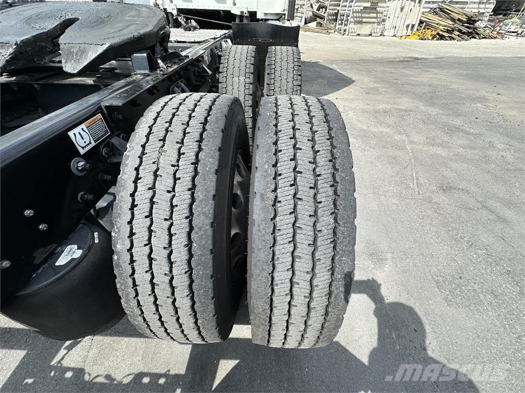 Kenworth T680 Naudoti vilkikai