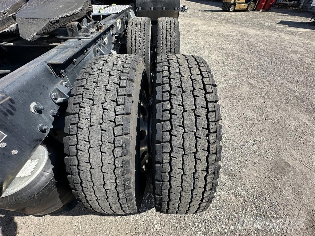 Kenworth T680 Naudoti vilkikai