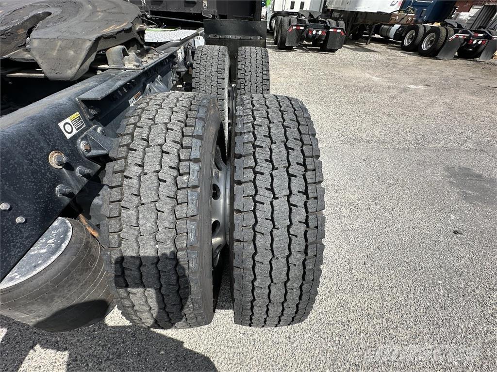 Kenworth T680 Naudoti vilkikai