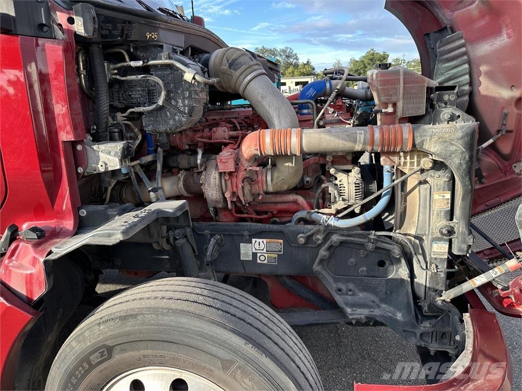 Kenworth T680 Naudoti vilkikai