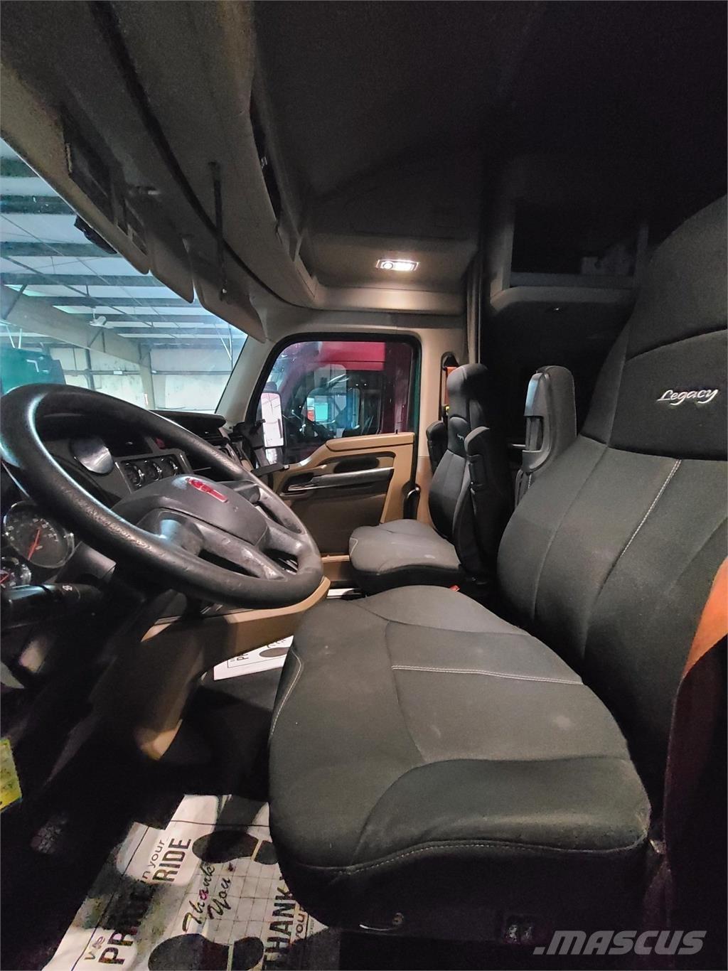 Kenworth T680 Naudoti vilkikai