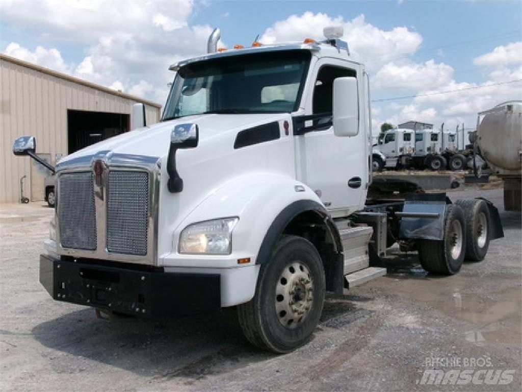 Kenworth T880 Naudoti vilkikai