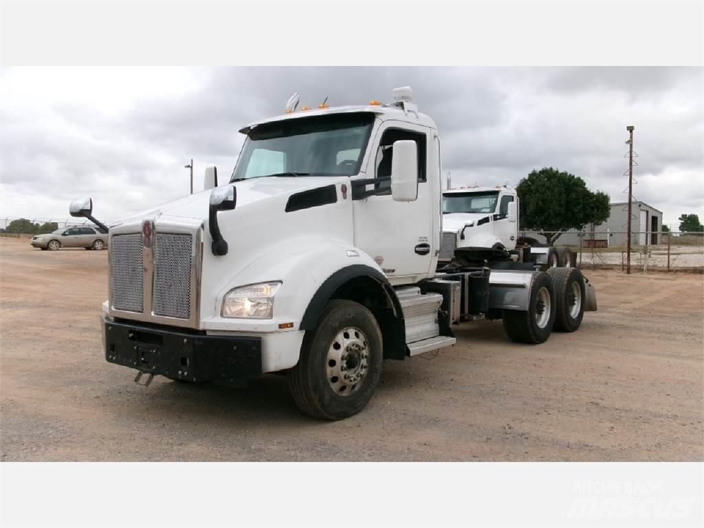 Kenworth T880 Naudoti vilkikai