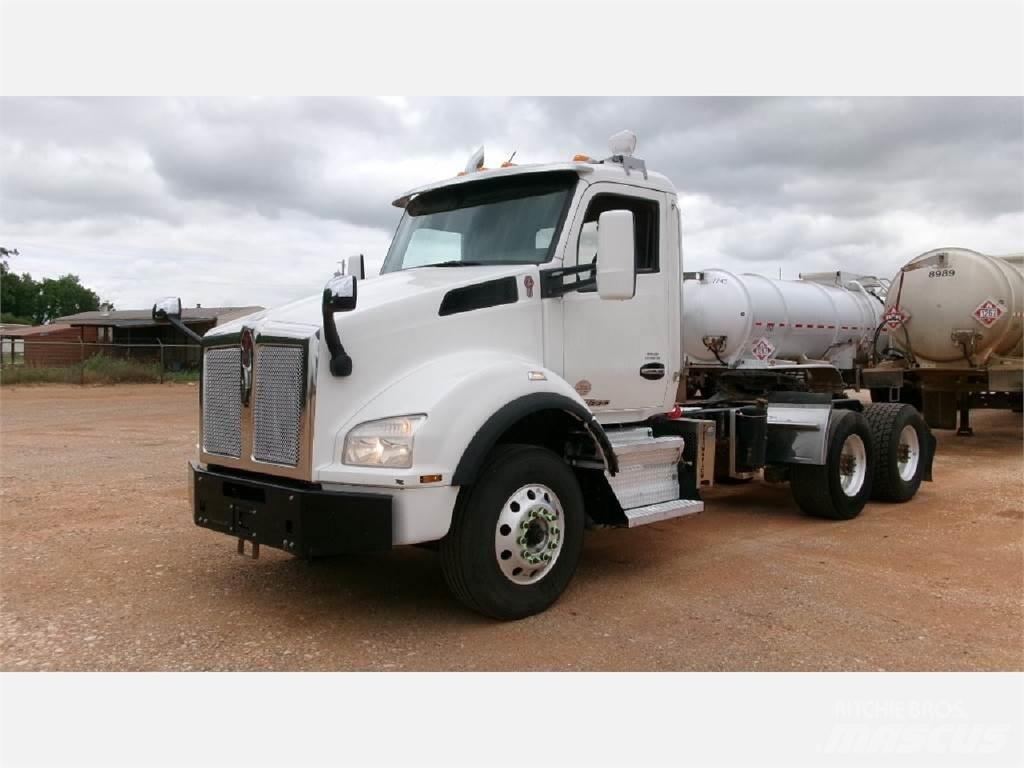 Kenworth T880 Naudoti vilkikai