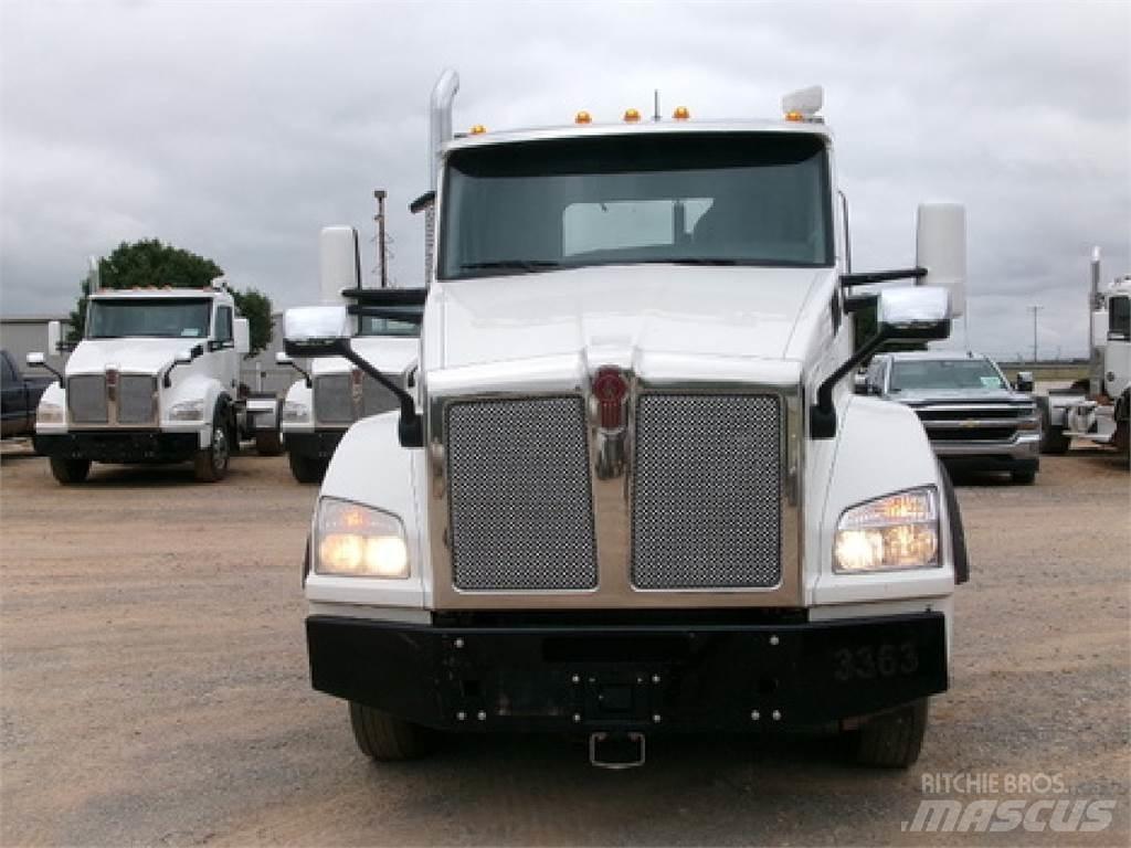 Kenworth T880 Naudoti vilkikai