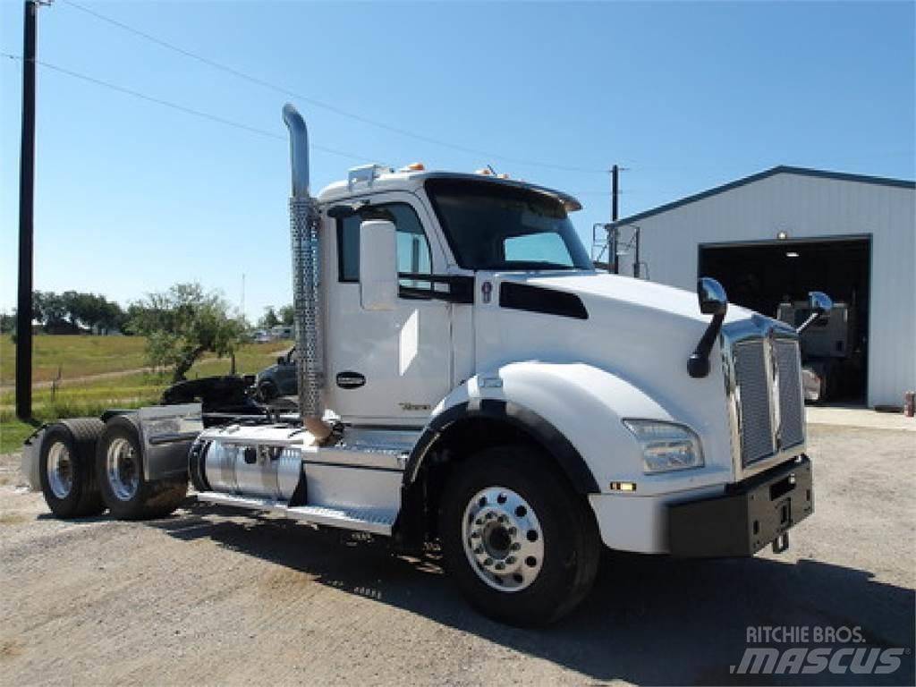 Kenworth T880 Naudoti vilkikai