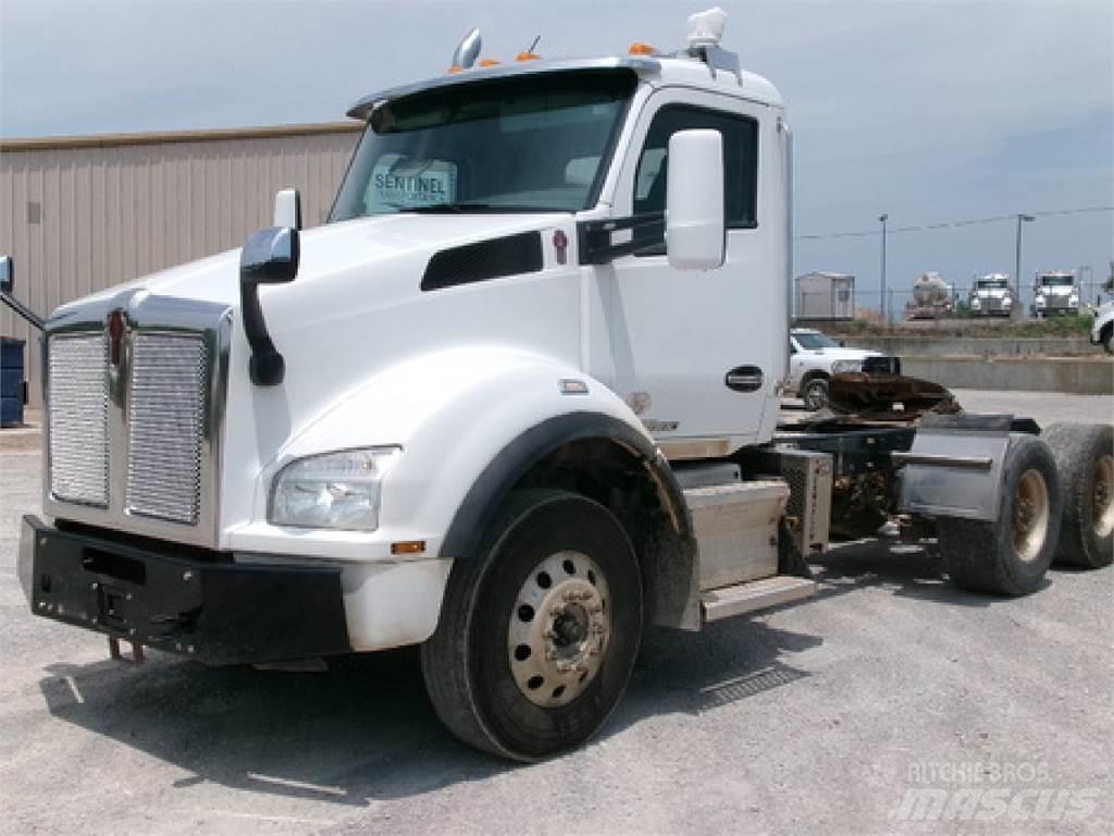 Kenworth T880 Naudoti vilkikai