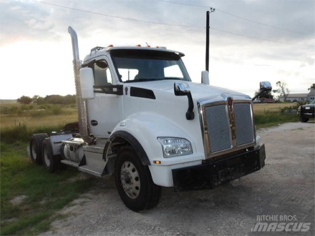 Kenworth T880 Naudoti vilkikai
