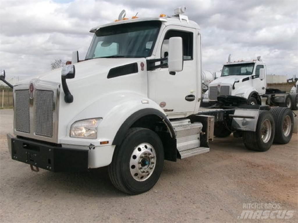 Kenworth T880 Naudoti vilkikai