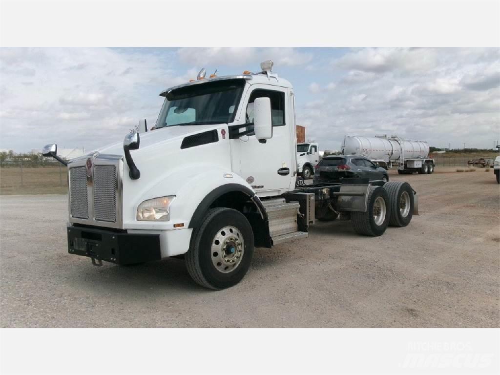 Kenworth T880 Naudoti vilkikai