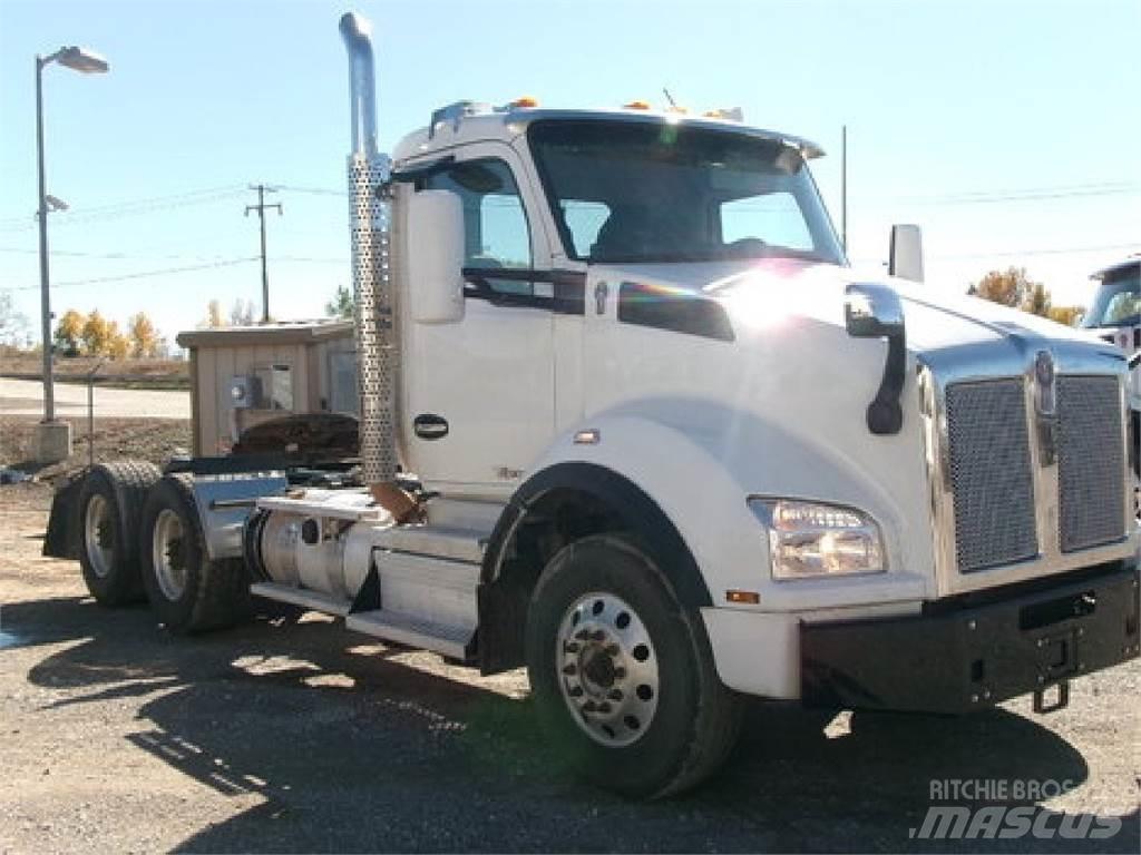 Kenworth T880 Naudoti vilkikai