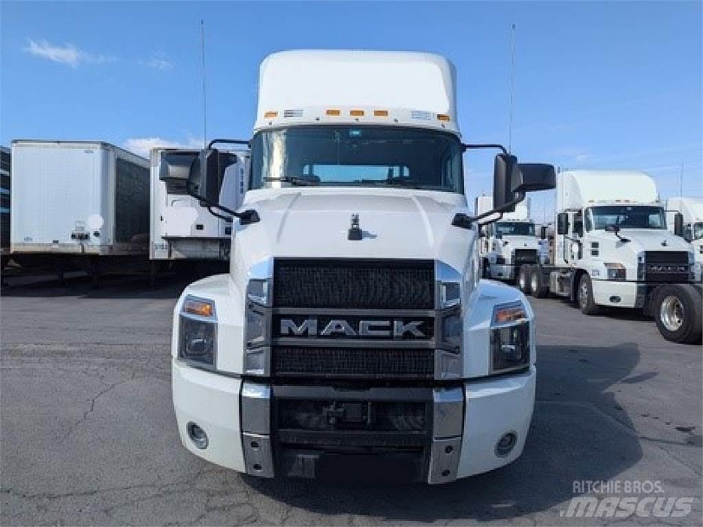 Mack AN64T Naudoti vilkikai