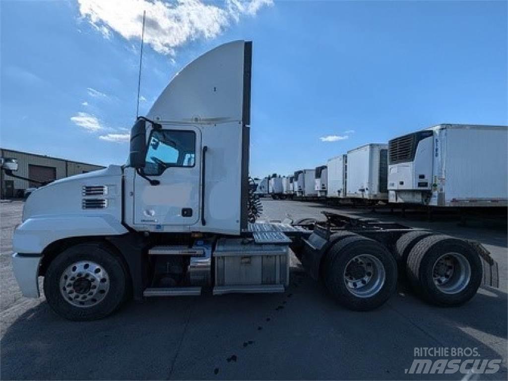 Mack AN64T Naudoti vilkikai