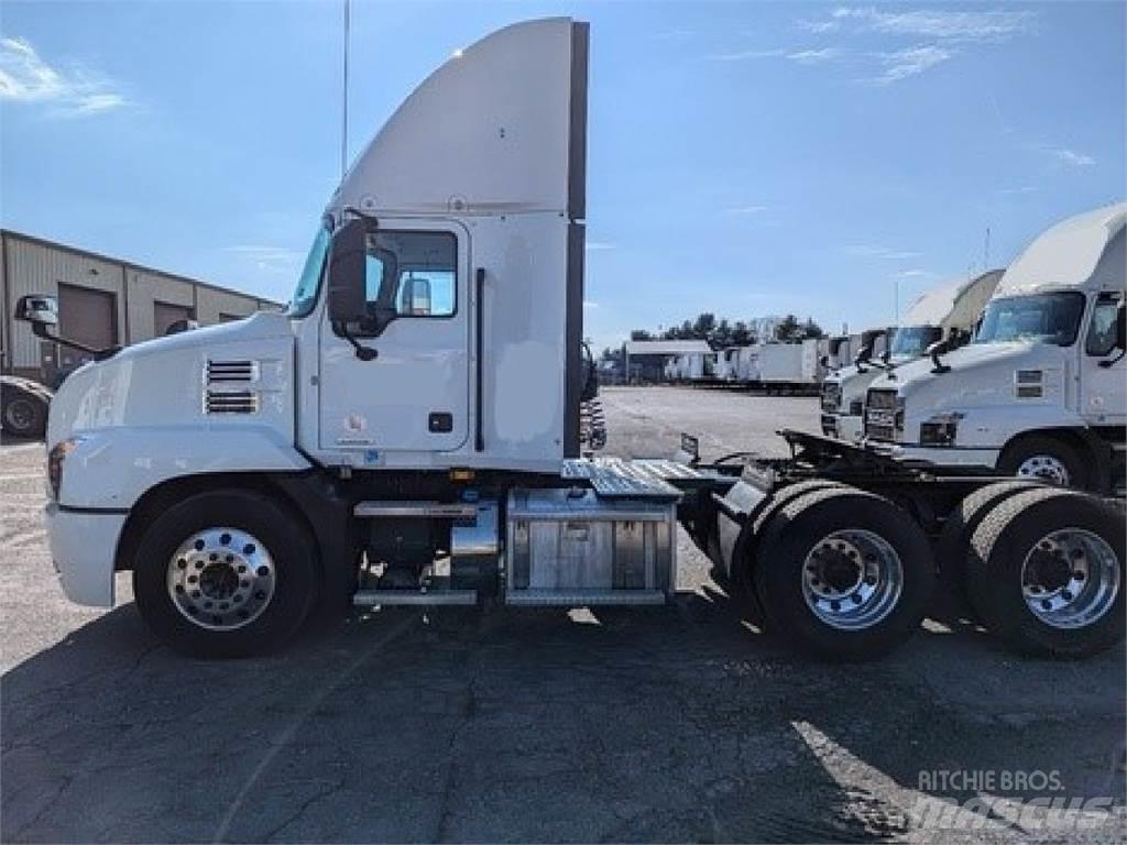 Mack AN64T Naudoti vilkikai