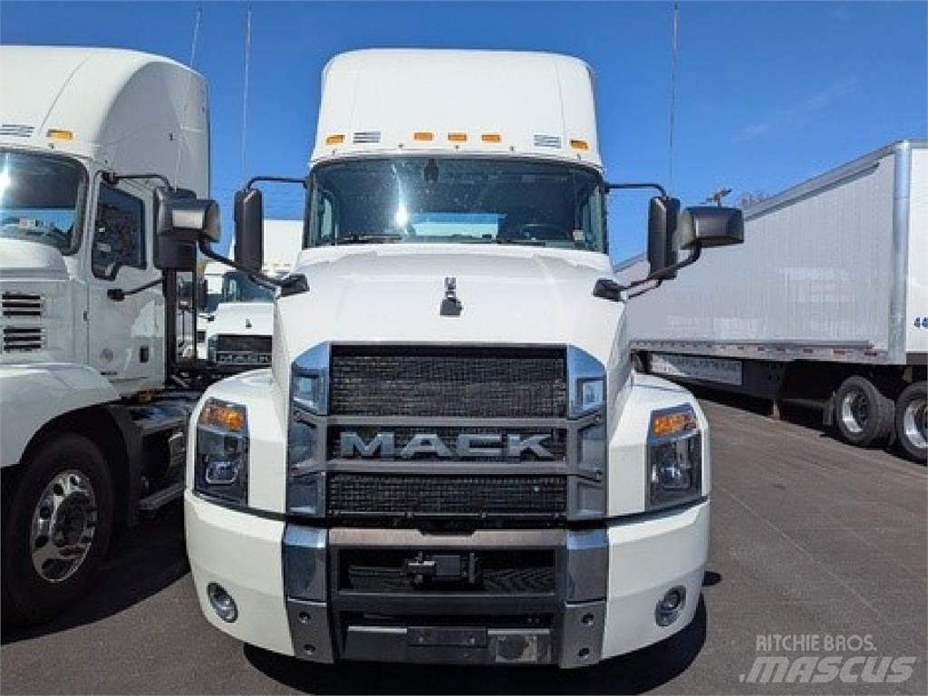 Mack AN64T Naudoti vilkikai