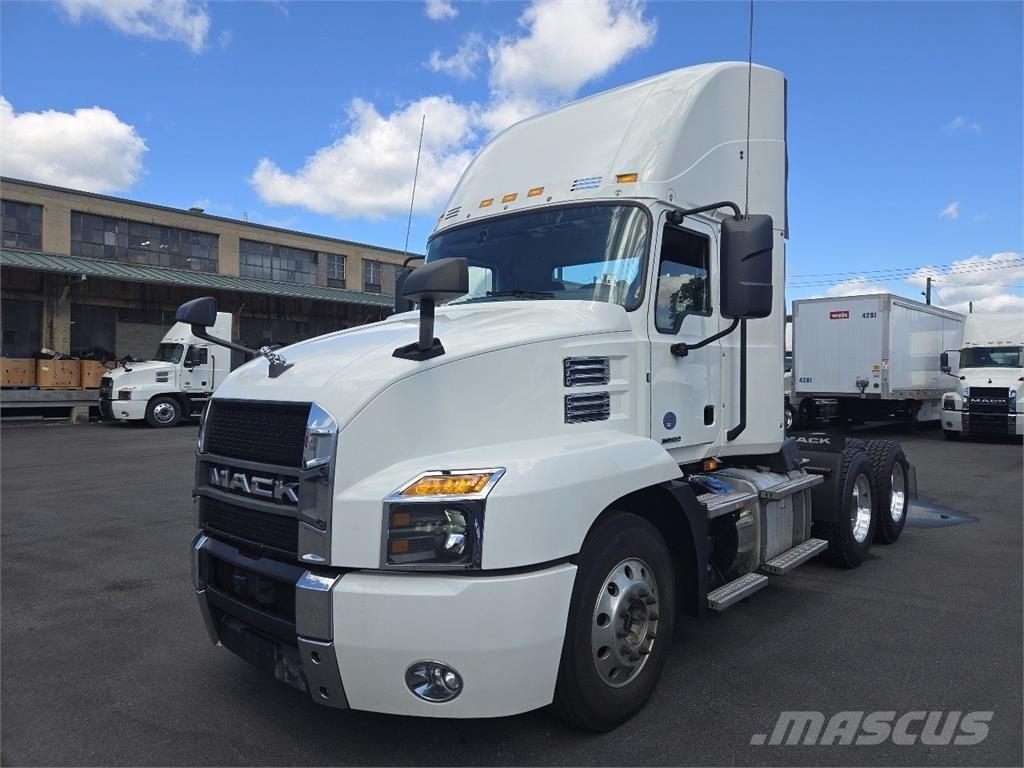 Mack AN64T Naudoti vilkikai