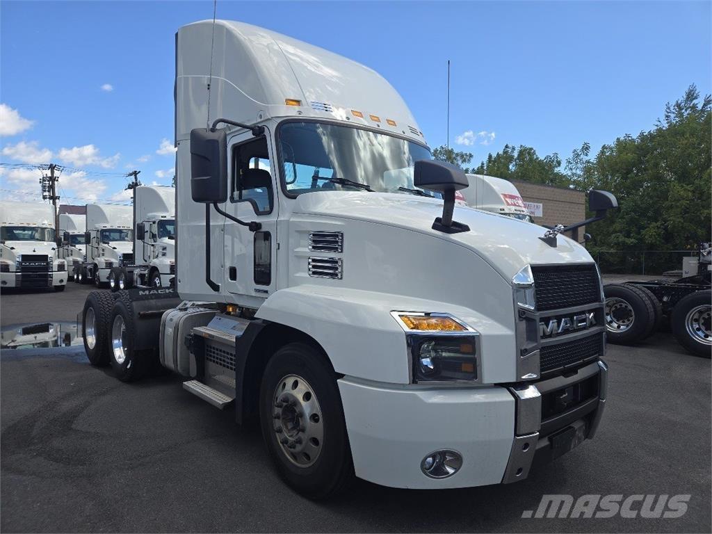 Mack AN64T Naudoti vilkikai