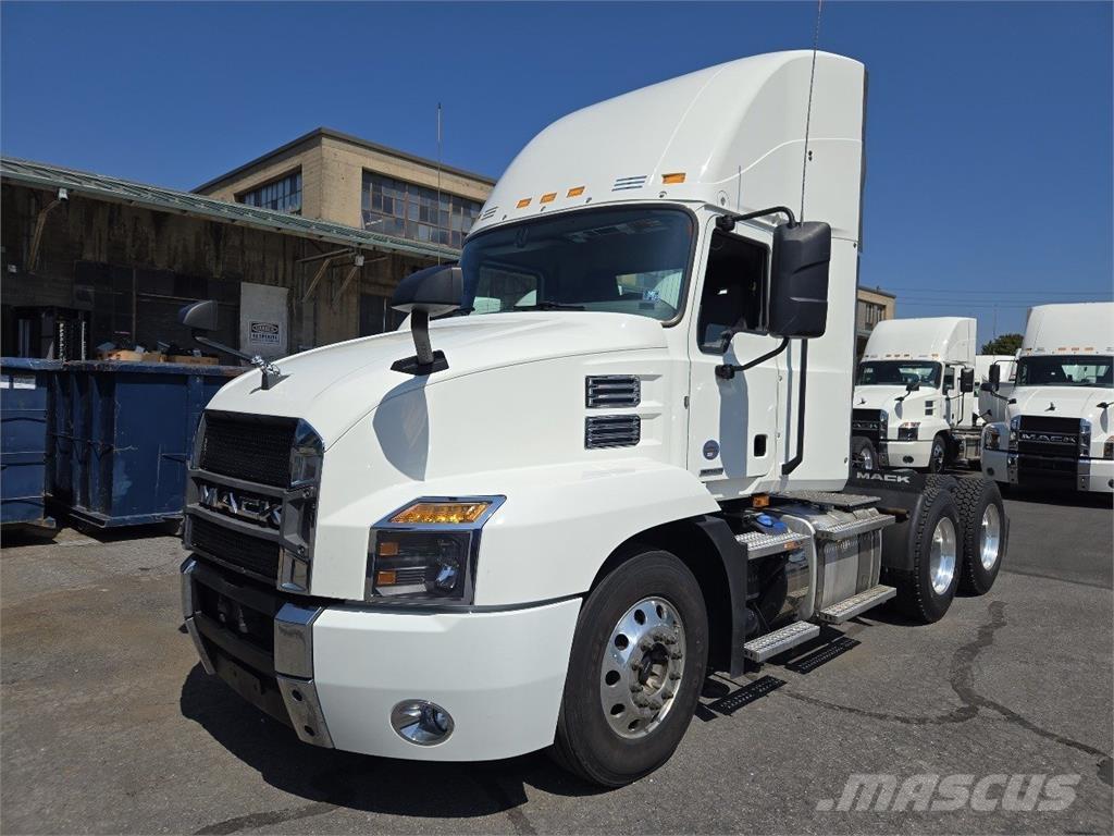 Mack AN64T Naudoti vilkikai