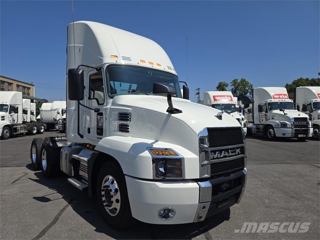 Mack AN64T Naudoti vilkikai