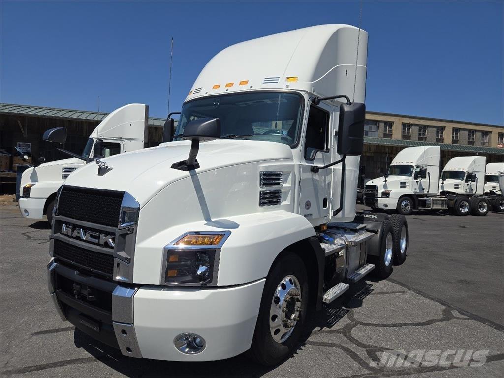Mack AN64T Naudoti vilkikai