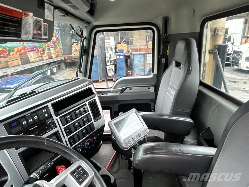 Mack AN64T Naudoti vilkikai