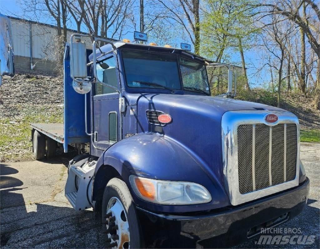 Peterbilt 337 Platformos/ Pakrovimas iš šono