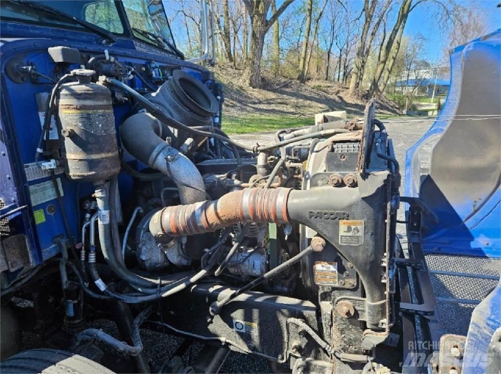 Peterbilt 337 Platformos/ Pakrovimas iš šono