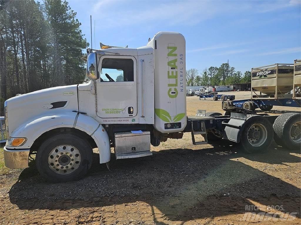Peterbilt 384 Naudoti vilkikai