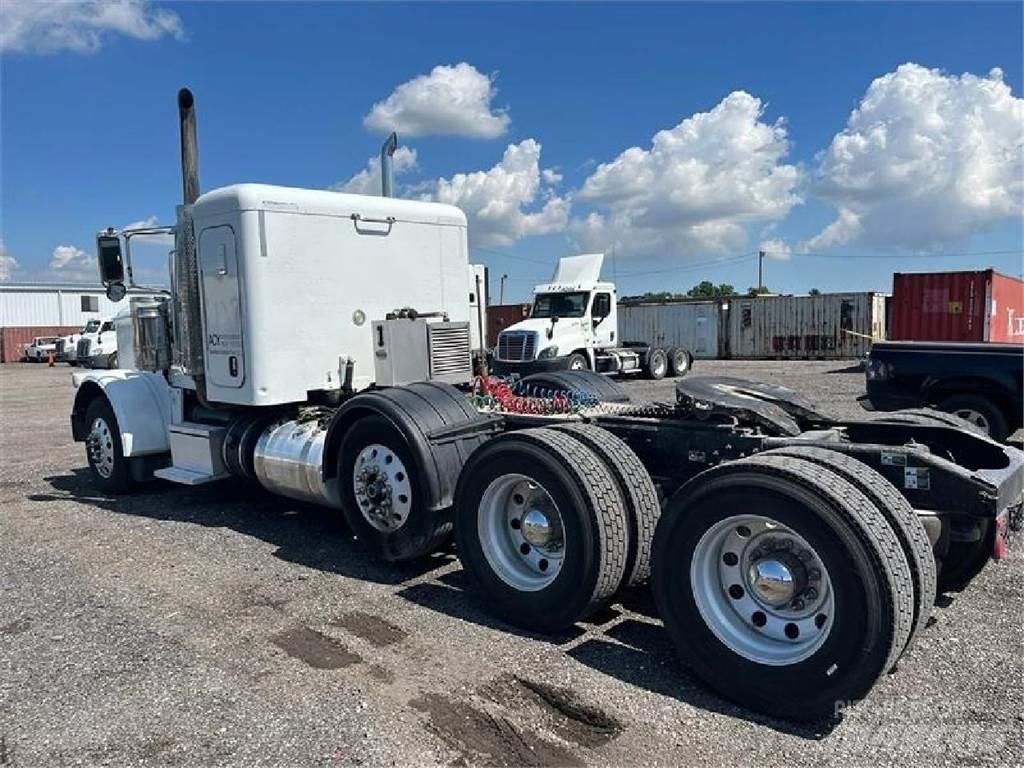 Peterbilt 389 Naudoti vilkikai
