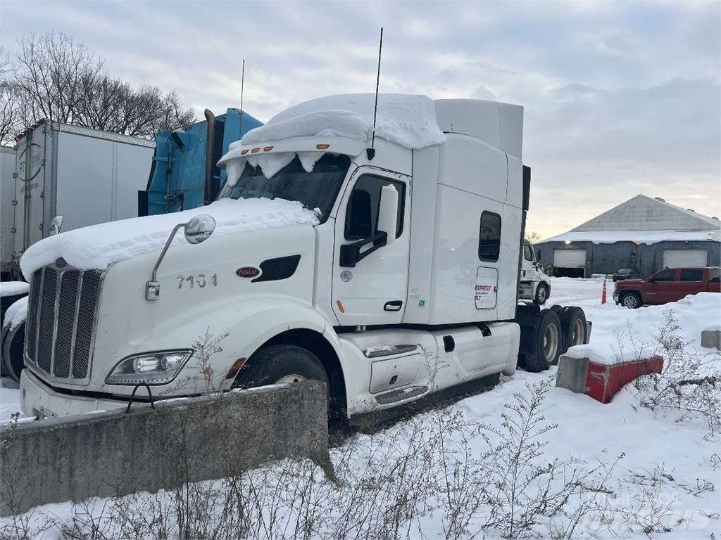 Peterbilt 579 Naudoti vilkikai