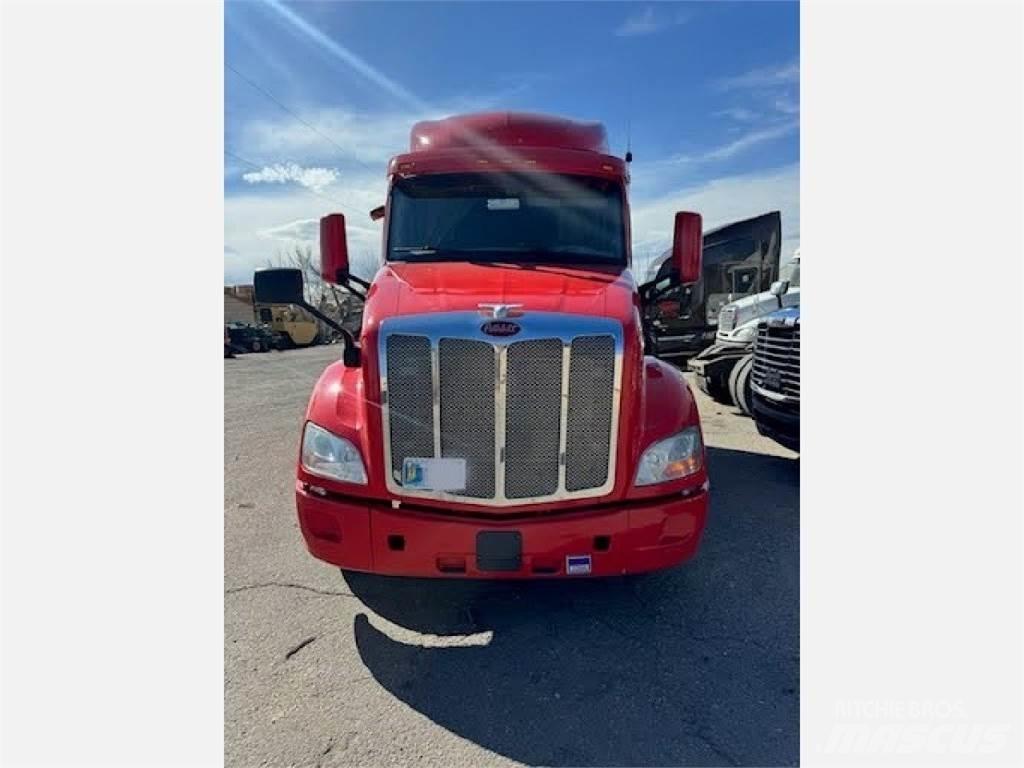 Peterbilt 579 Naudoti vilkikai