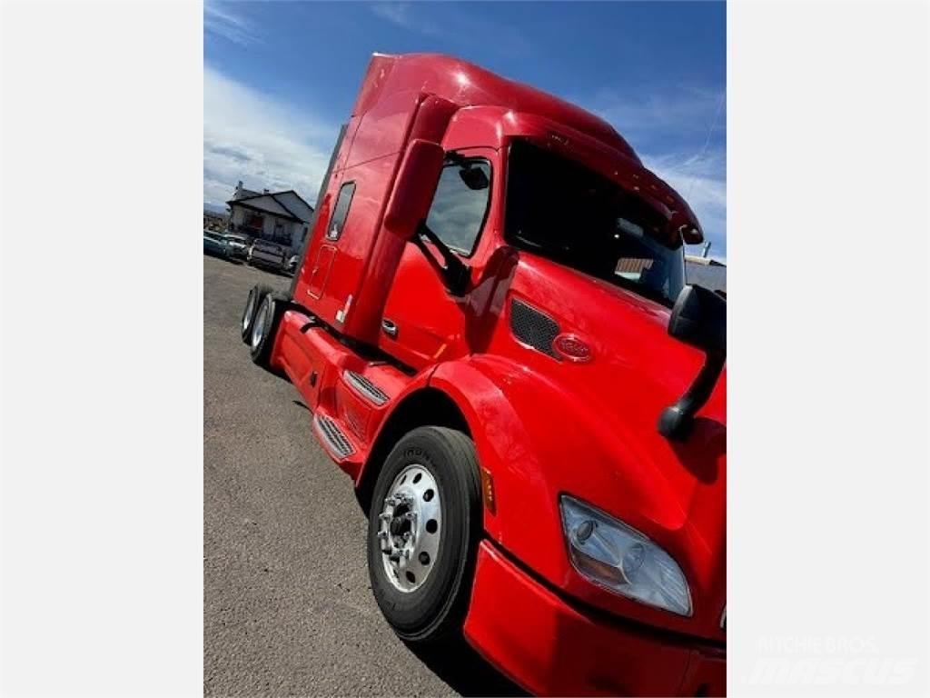 Peterbilt 579 Naudoti vilkikai
