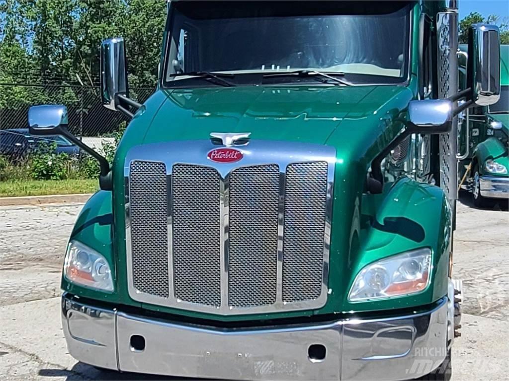 Peterbilt 579 Naudoti vilkikai