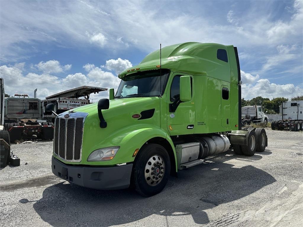 Peterbilt 579 Naudoti vilkikai