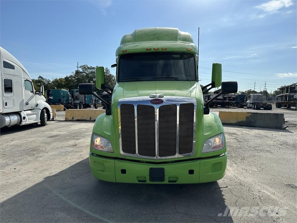 Peterbilt 579 Naudoti vilkikai