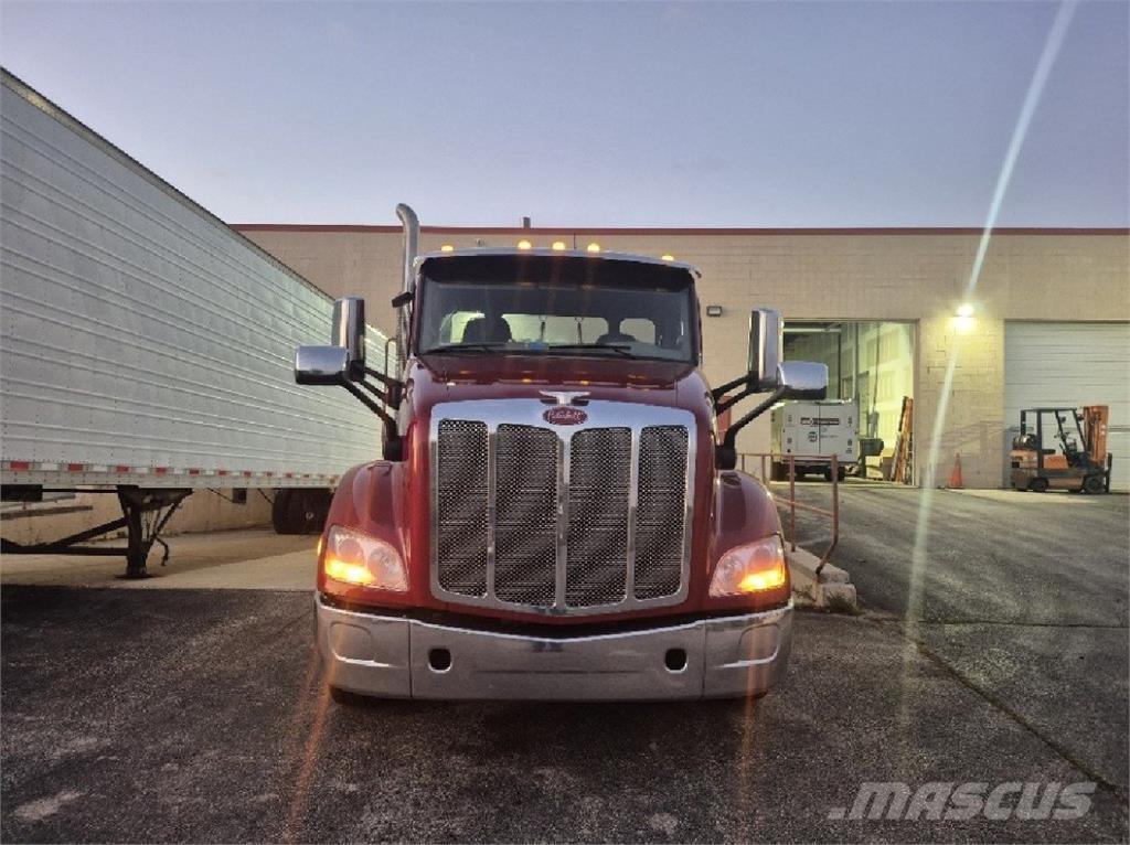 Peterbilt 579 Naudoti vilkikai