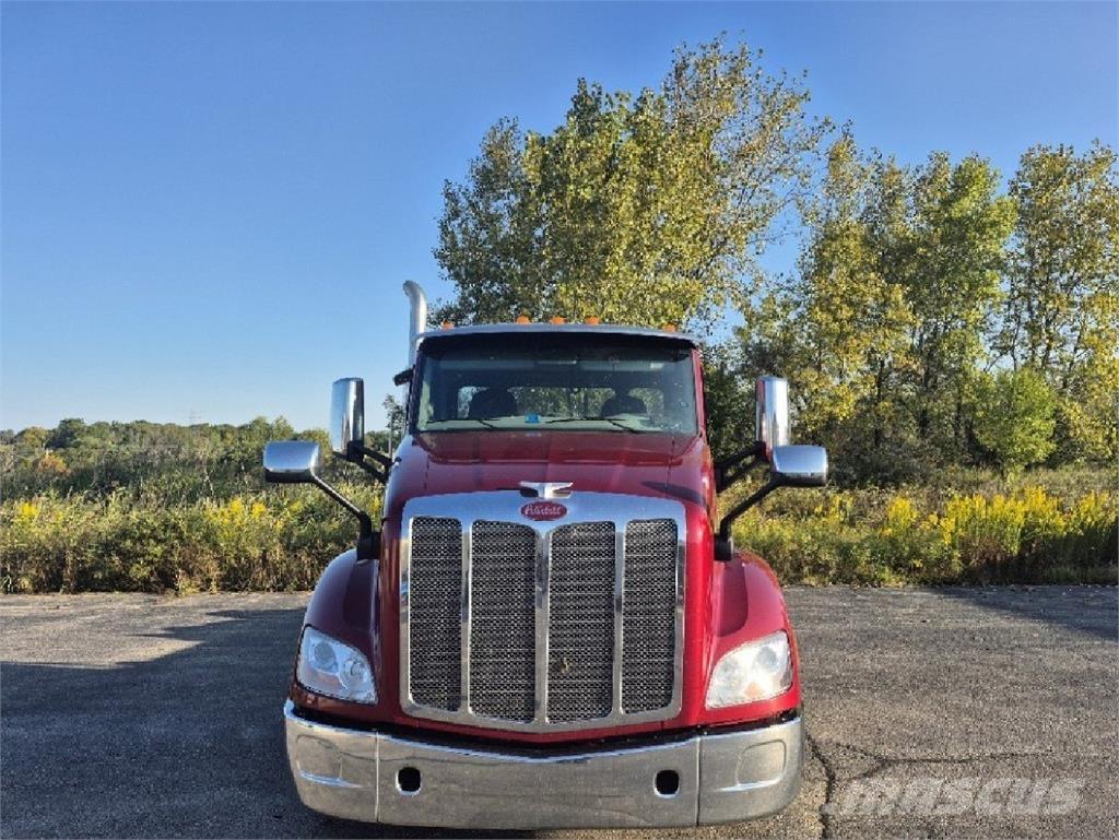 Peterbilt 579 Naudoti vilkikai