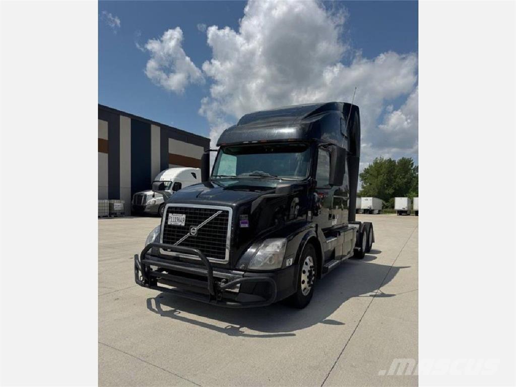 Volvo VNL 760 Naudoti vilkikai
