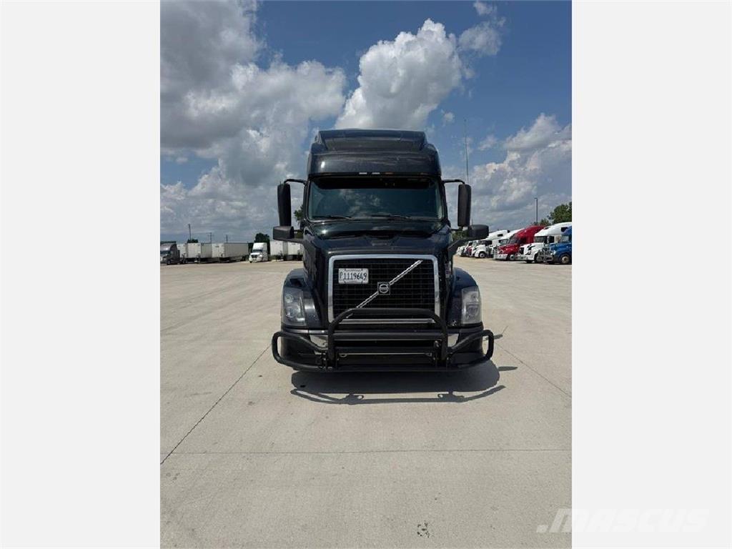 Volvo VNL 760 Naudoti vilkikai